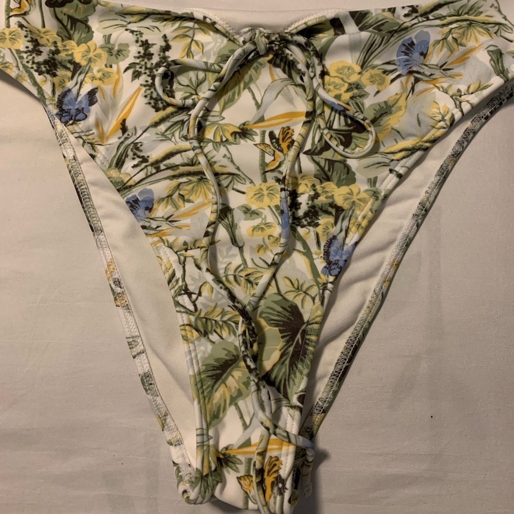 NWT A&F Mid-Rise High-Rise Sz M